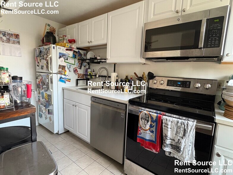 Building Photo - 27 Fayette St