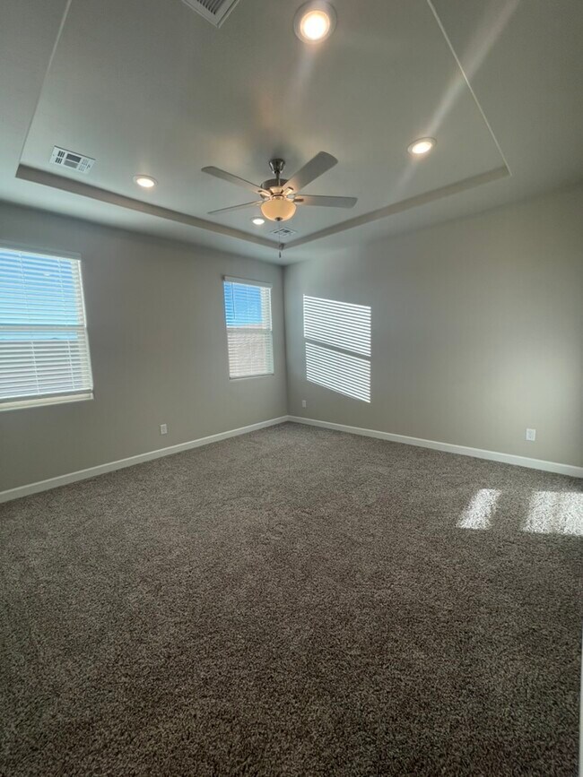 Building Photo - 2451 Camino Plata Loop NE