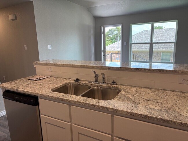 Building Photo - 2109 Wildewood-B