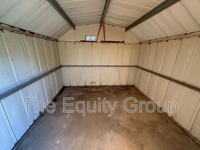 Building Photo - 457 N F St