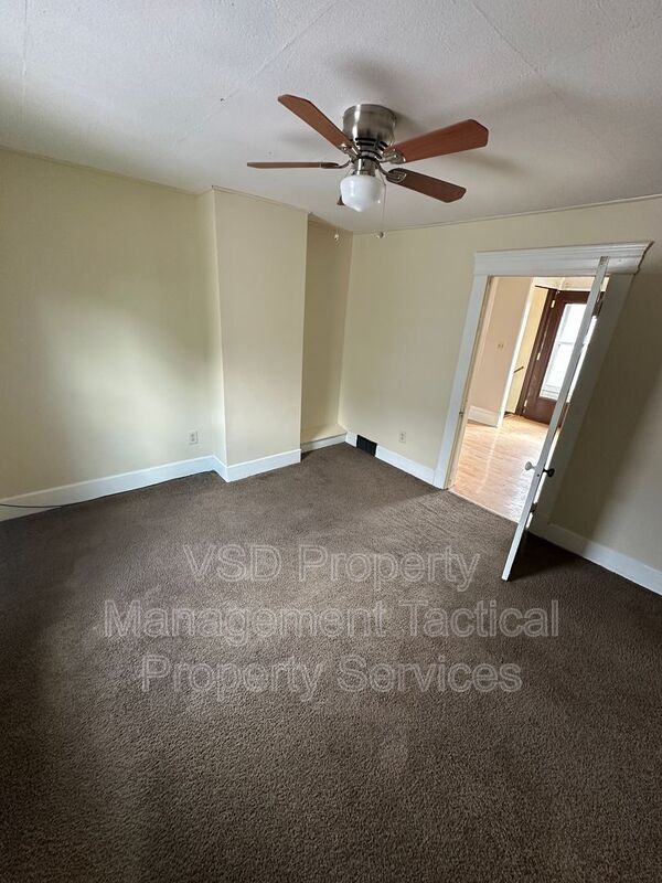 Building Photo - 4413 Woburn Ave