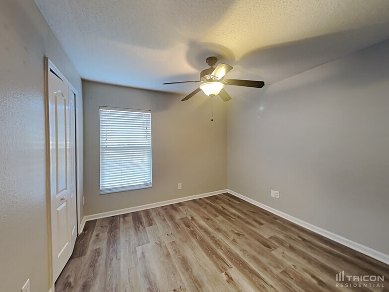 Building Photo - 10434 Soaring Eagle Dr
