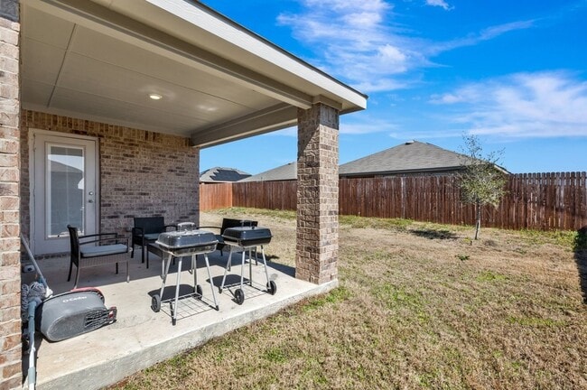 Building Photo - 15121 Ace Dr