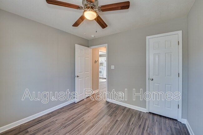 Building Photo - 1718 Hicks St