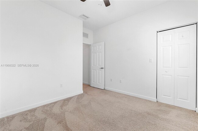 Building Photo - 1541 SW 28th St