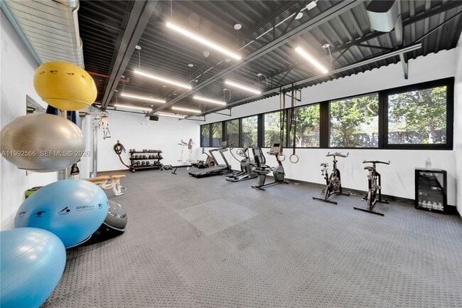 Building Photo - 3156 SW 27th Ave