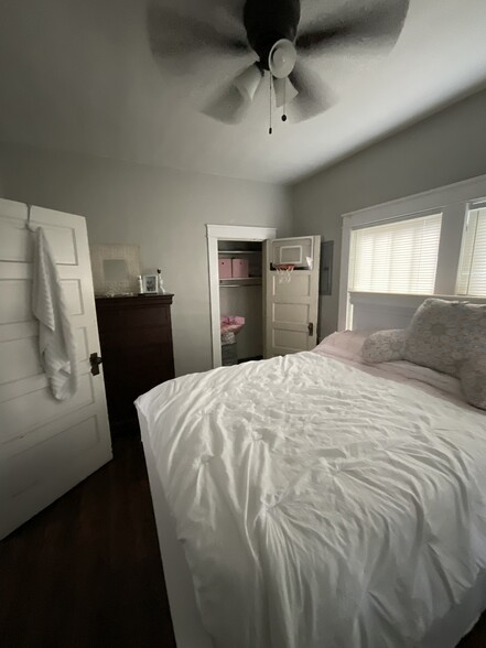 Back Bedroom - 607 E 11th Ave