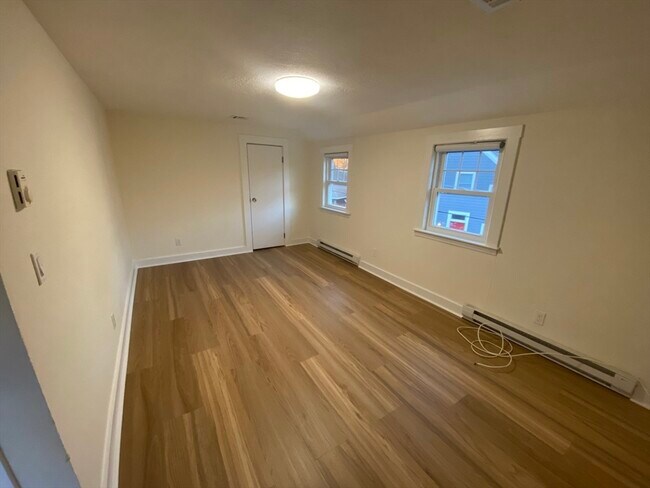 Building Photo - 16 Stonecleve Rd