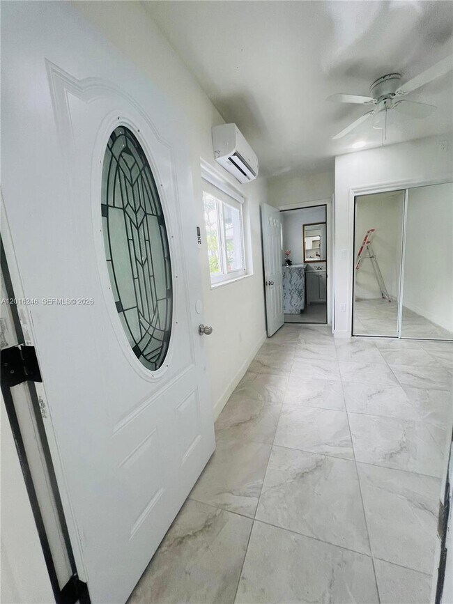 Building Photo - 2500 SW 131st Ct