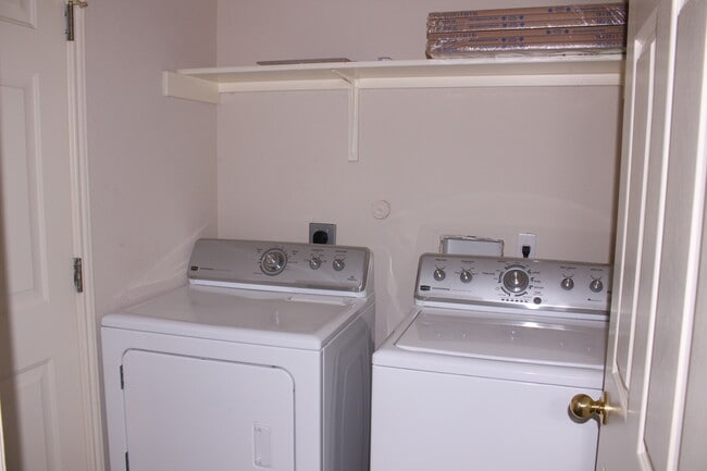 Building Photo - Open Floor Plan - Minutes to the Austin Airport