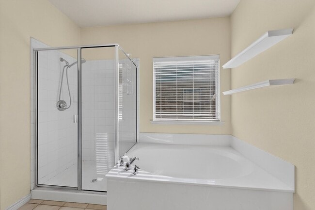 Building Photo - Spacious 4-Bedroom Home with Bonus Room and Large Backyard in Caruth Lake