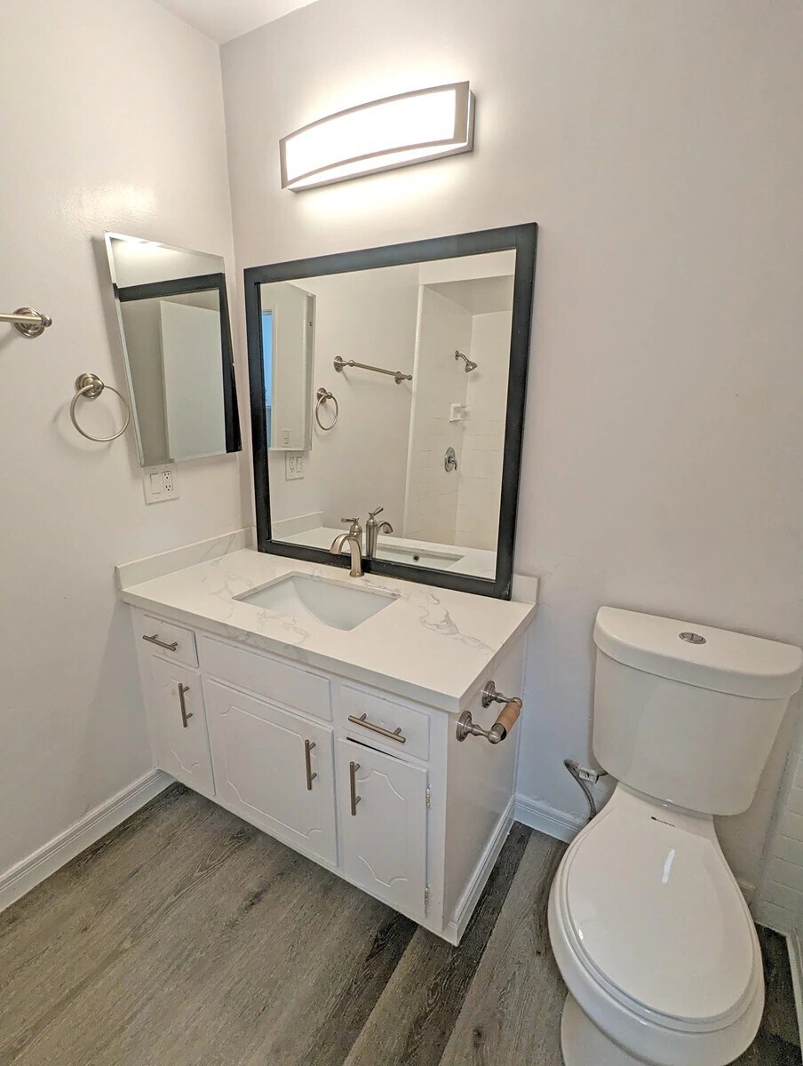 Building Photo - 118 S Wetherly Dr