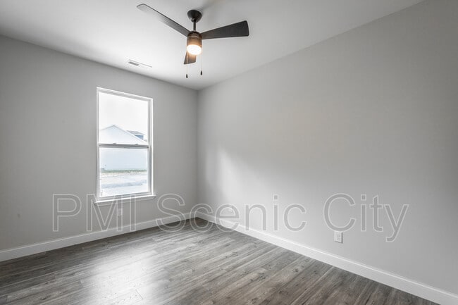 Building Photo - 1908 Cypress Ln