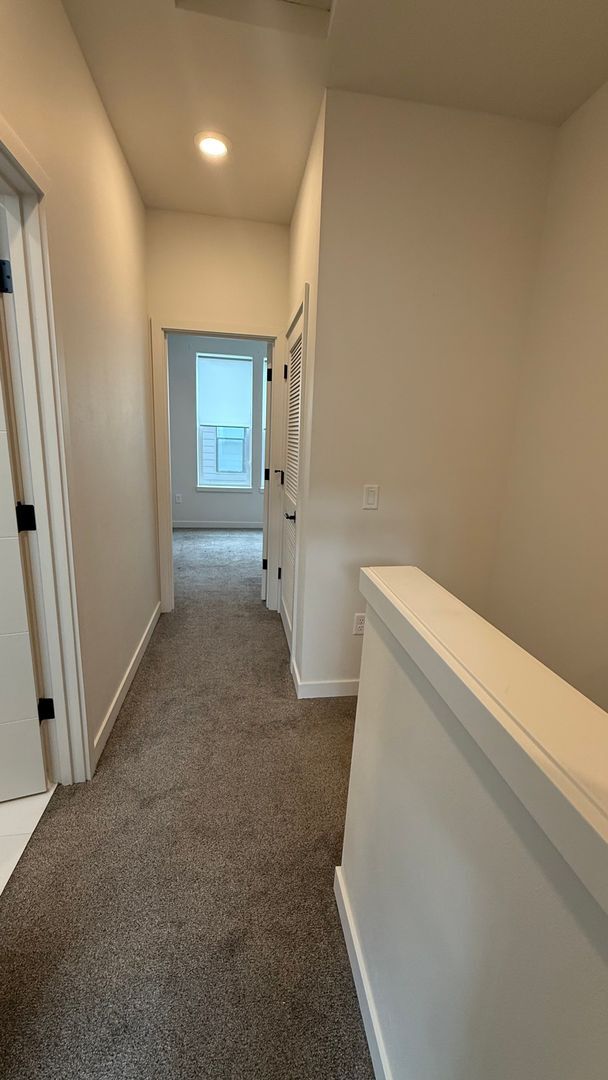 Building Photo - Modern 2-Bedroom Apartment in Gated N Port...