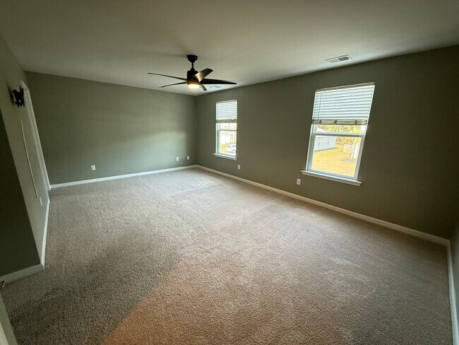 Building Photo - 341 Berring Ln