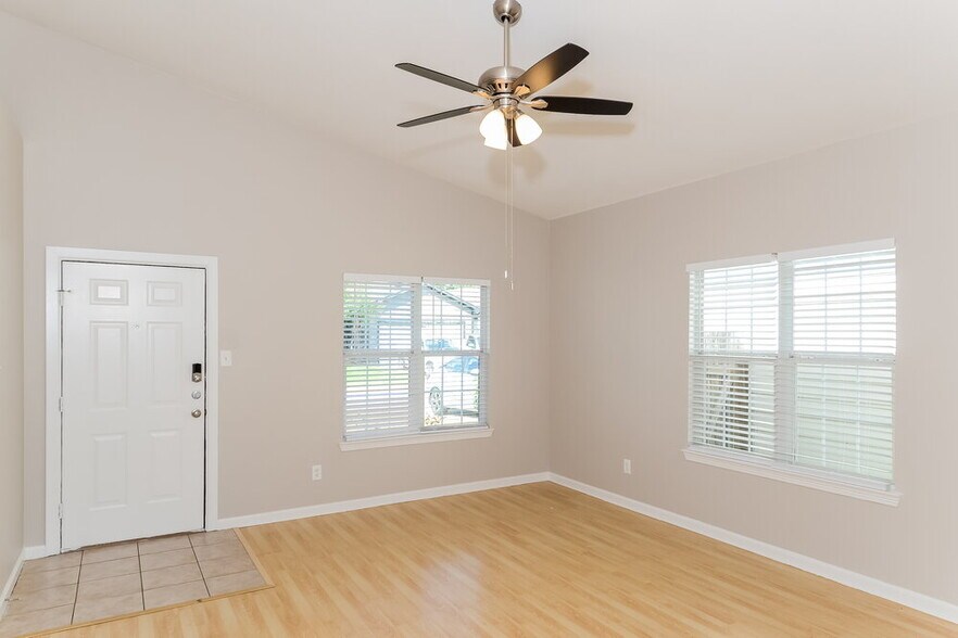 Building Photo - 21319 Sweet Grass Ln