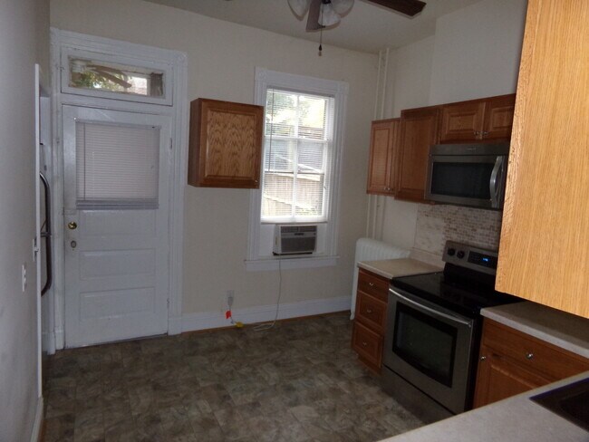 Building Photo - FLOY2107