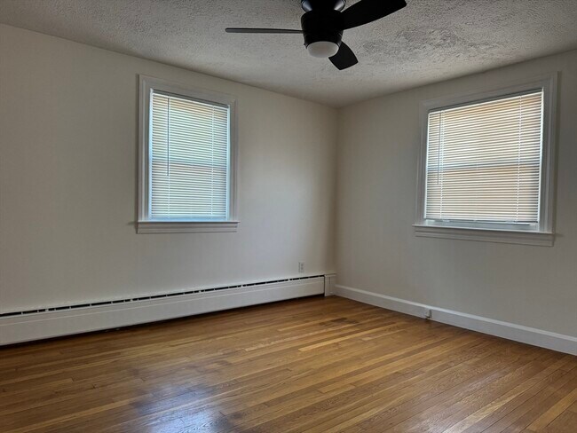 Building Photo - 173 Pleasant St