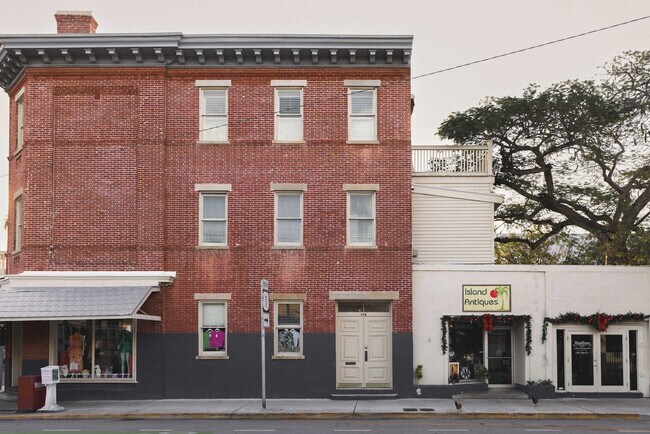 Building Photo - 536 Fleming St