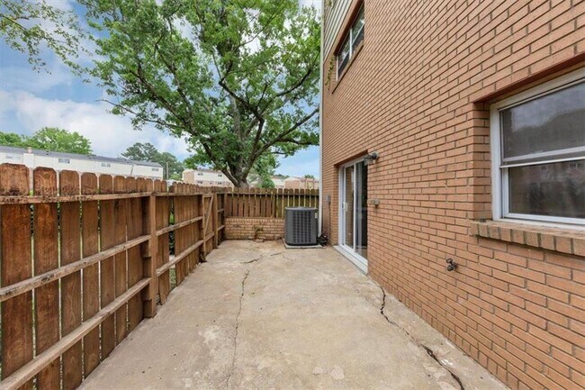 Building Photo - 4701 Flat Shoals Rd