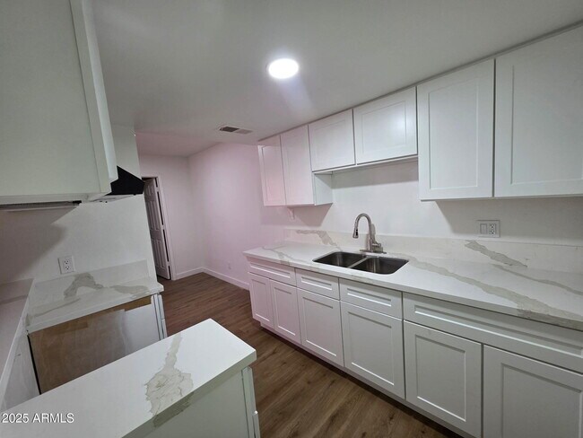 Building Photo - 4023 S 44th Way