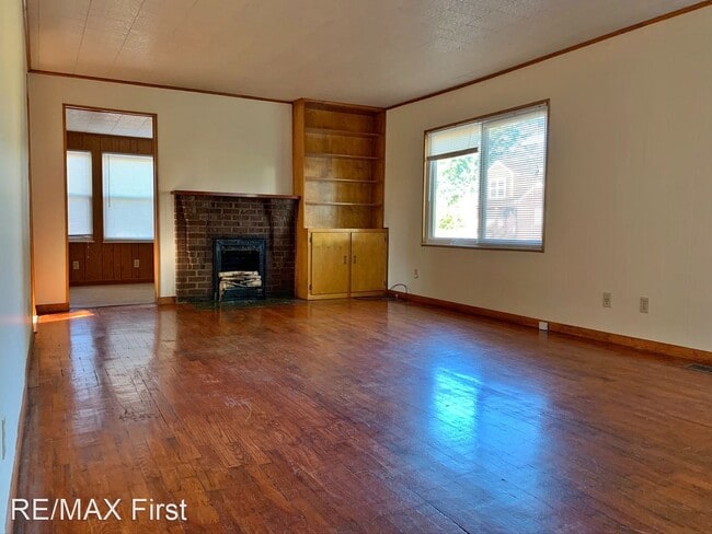 Building Photo - 3 br, 1 bath House - 870 Gilbert St.