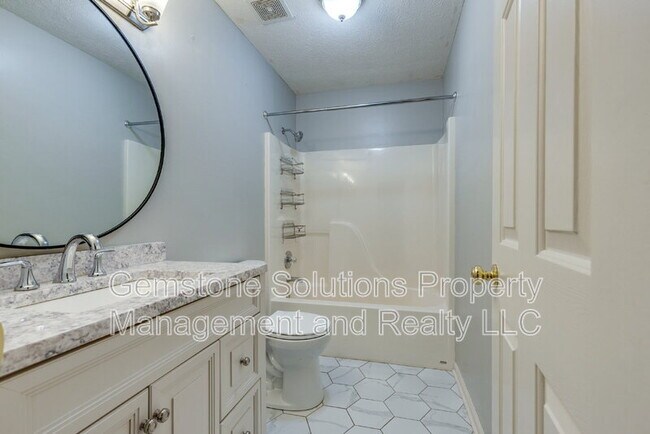 Building Photo - 2214 Falcon Creek Dr