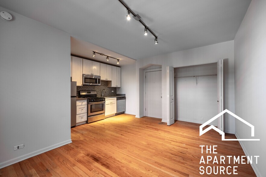 Building Photo - 2838 W Palmer St