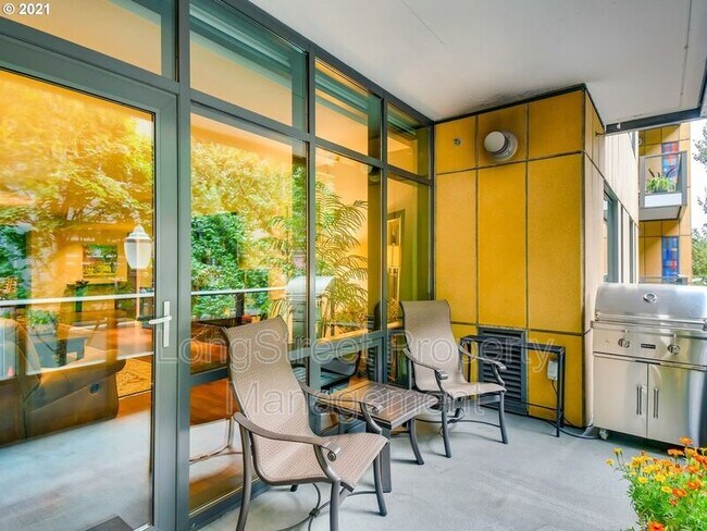 Building Photo - 311 NW 12th Ave