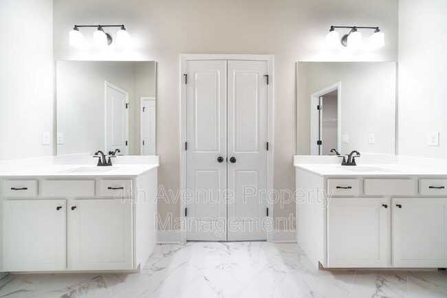 Building Photo - 417 Hudson Cove Trl