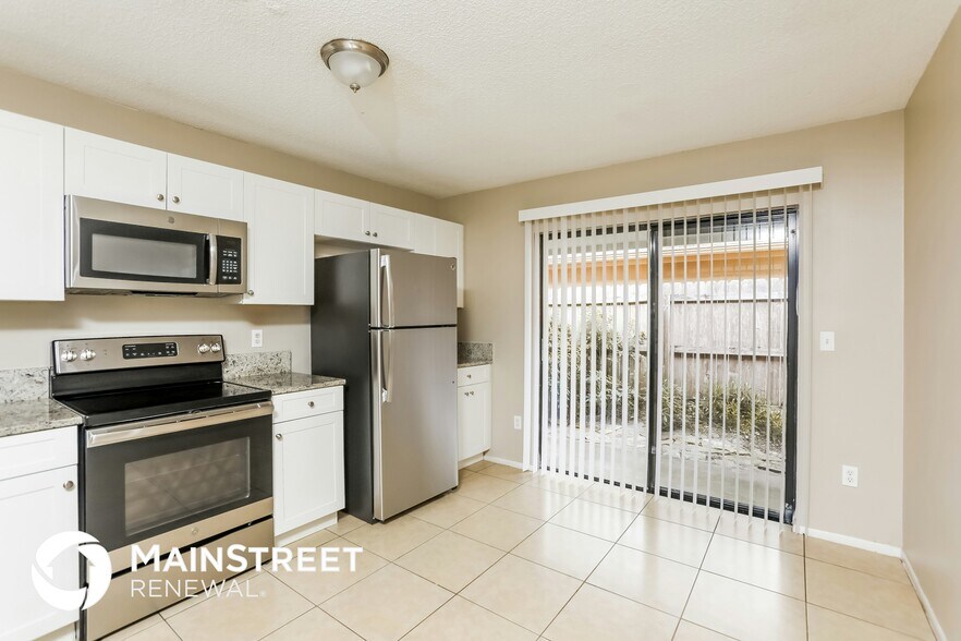 Building Photo - 3311 S St Lucie Dr