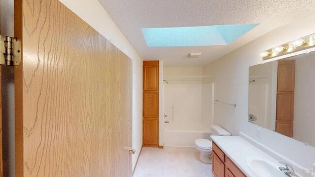 Building Photo - 306 S 13th St