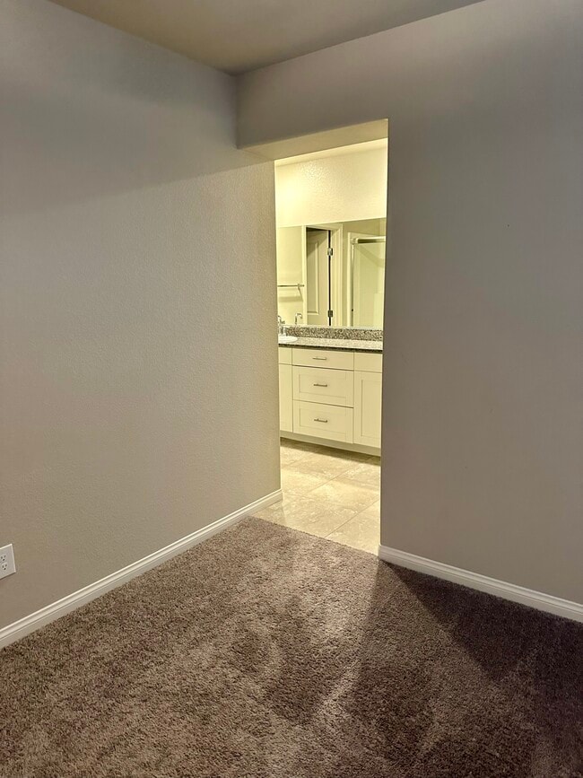 Building Photo - 3816 Antilia Ave