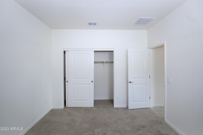 Building Photo - 1126 E Westwood Dr