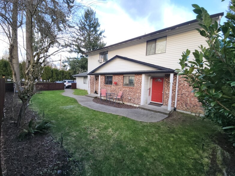 Building Photo - 38 NE 143rd Ave