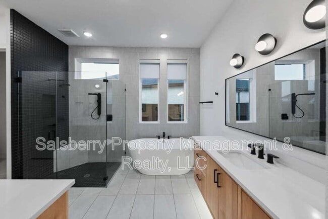 Building Photo - 1790 Coopers Hawk Dr