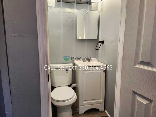 Building Photo - 1603 Hampton Rd