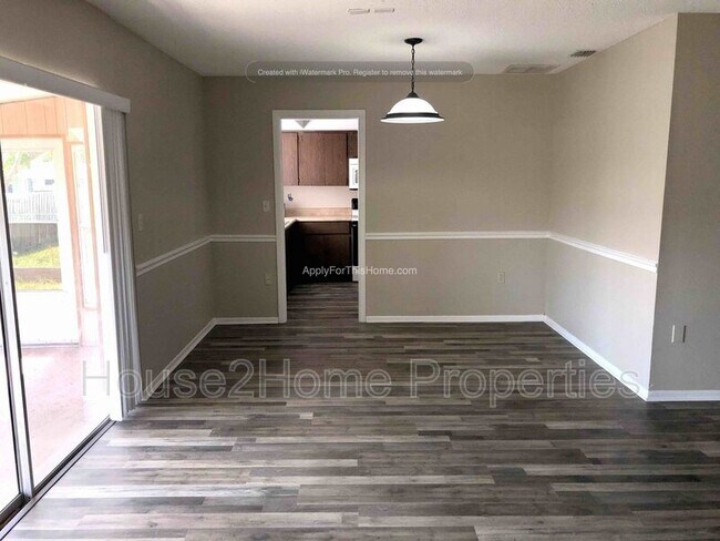 Building Photo - 1158 Brook Dr W