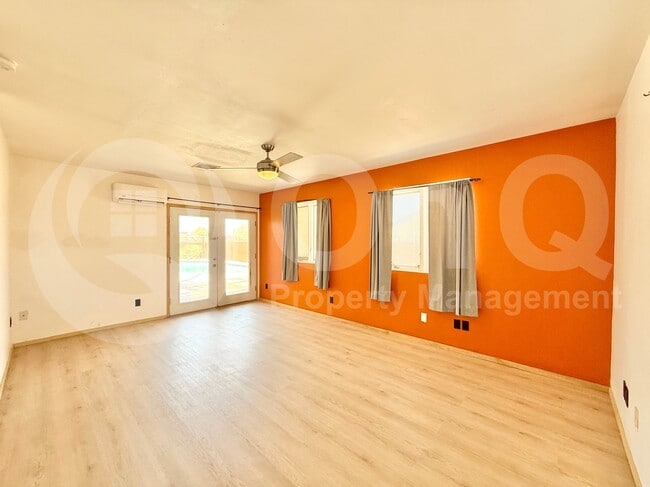 Building Photo - 3907 S Farmer Ave