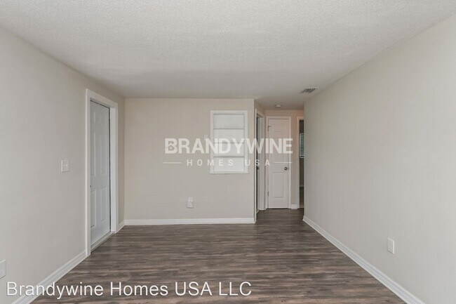 Building Photo - 2 br, 1.5 bath House - 3914 Winston Dr, Ne...