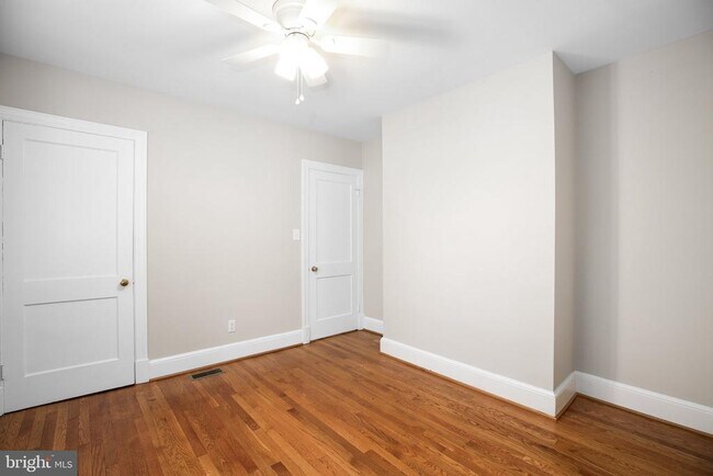 Building Photo - 1213 Stafford Ave