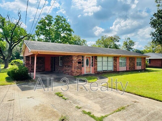 Building Photo - 1311 Marlowe Dr