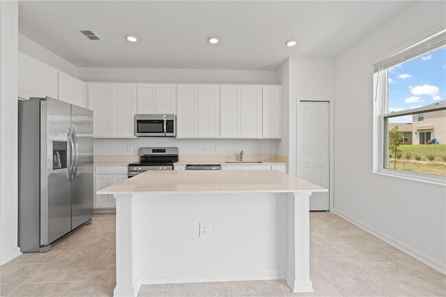 Building Photo - 2716 Pierr St
