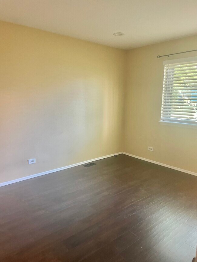 Building Photo - 1548 7 Pines Rd