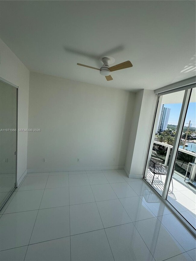 Building Photo - 15901 Collins Ave