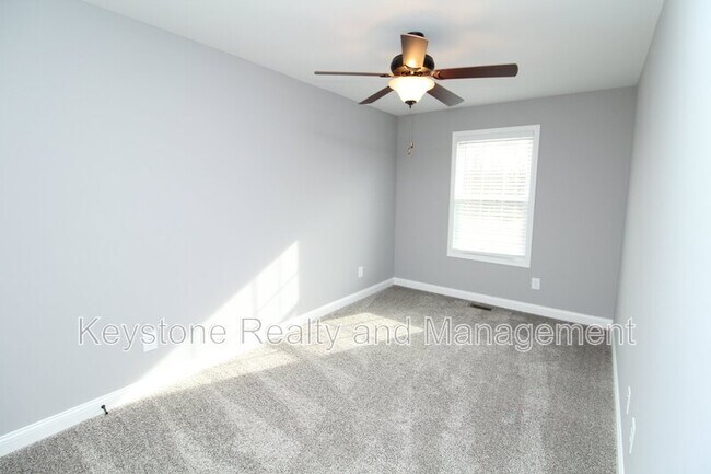 Building Photo - 1725 Manning Dr