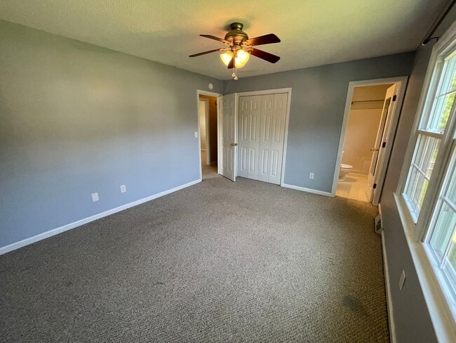 Building Photo - Updated 4 bedroom 3 bathroom home in Castle Hayne!