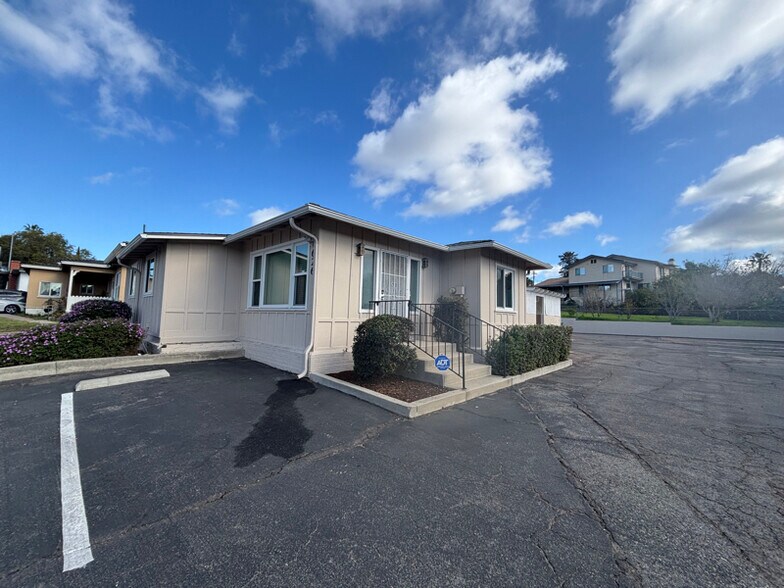 Building Photo - 626 Civic Center Dr