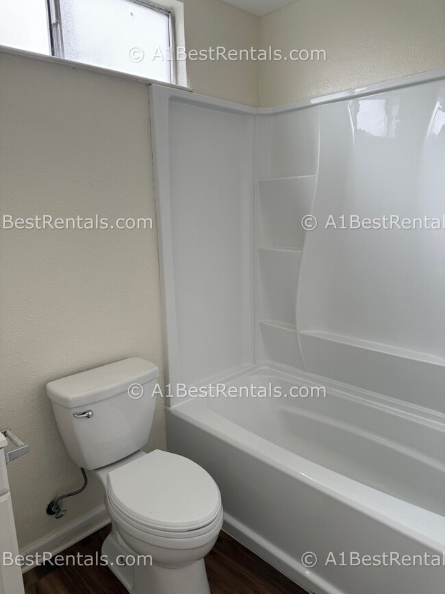 Building Photo - 683 Alpine Ave