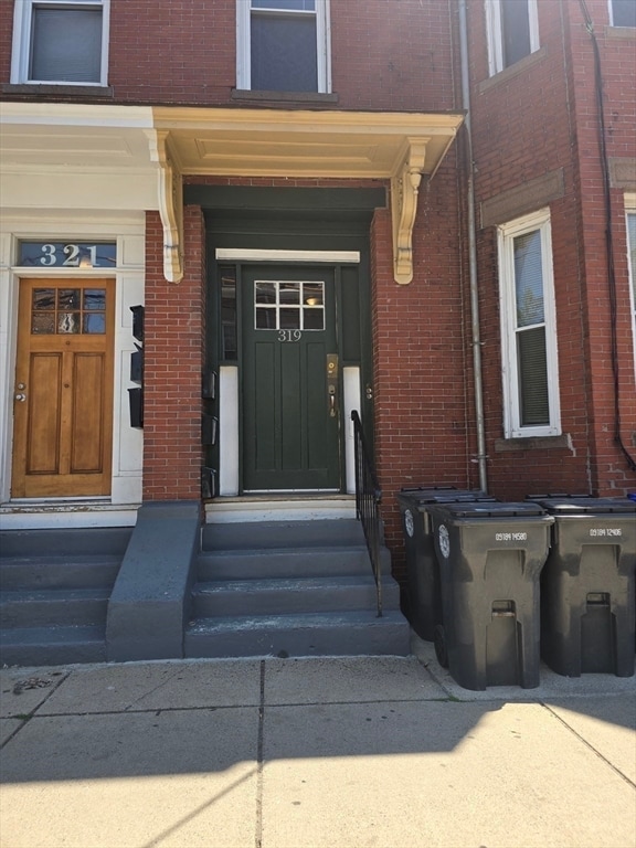 Building Photo - 319 Spruce St